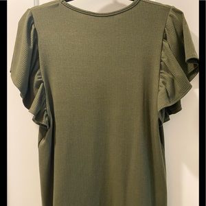 Cute, casual, army green top.